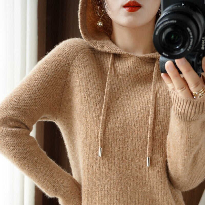 Jennifer | Timeless hoodie with long sleeves