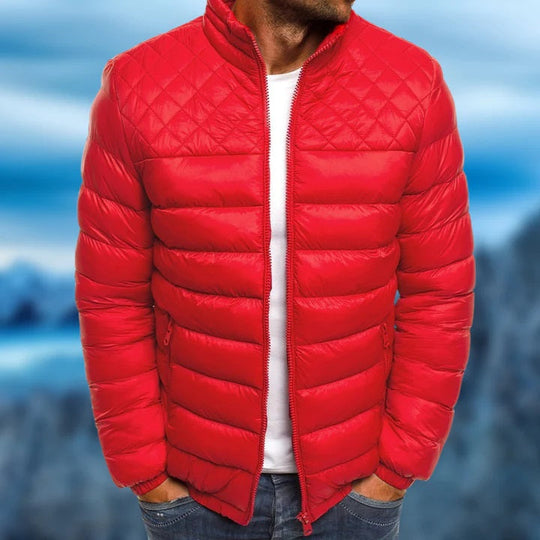Lichtgewicht winterjas voor heren met comfortabele pasvorm.