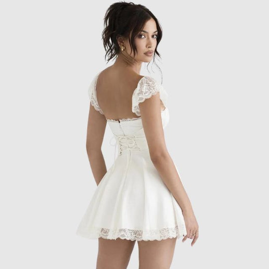 Kira | Mini dress with square neckline and lace