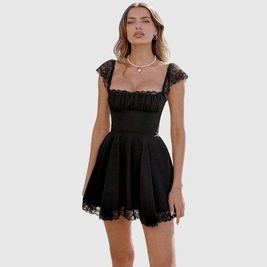 Kira | Mini dress with square neckline and lace