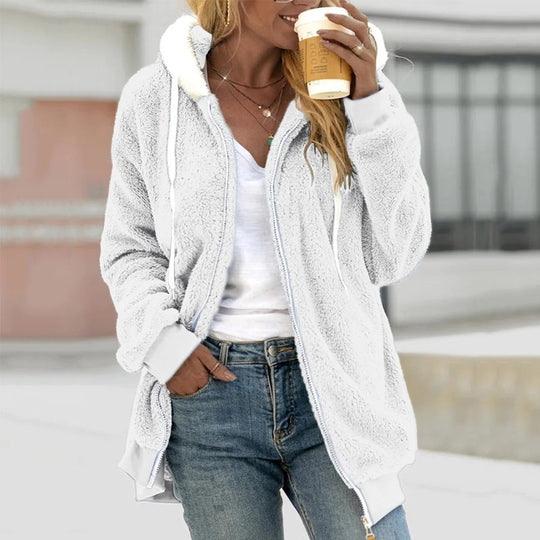 Klaudia | Casual e elegante tinta calda in teddy con cappuccio