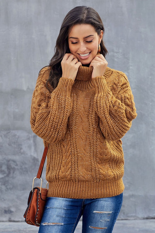 Laura | Thick knitted turtleneck sweater with cable pattern