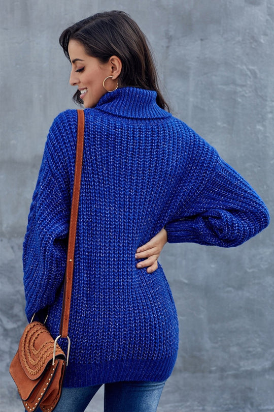 Laura | Thick knitted turtleneck sweater with cable pattern