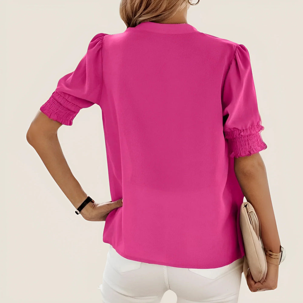 Laura | Fitted summer blouse with puff sleeves