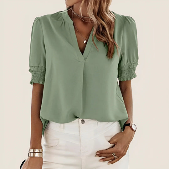 Laura | Fitted summer blouse with puff sleeves