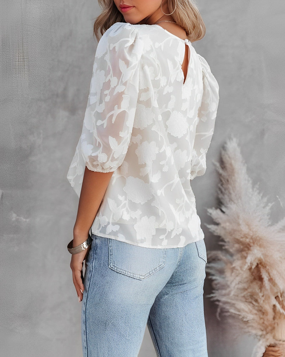 Manuela | Elegant blouse with puff sleeves made of chiffon