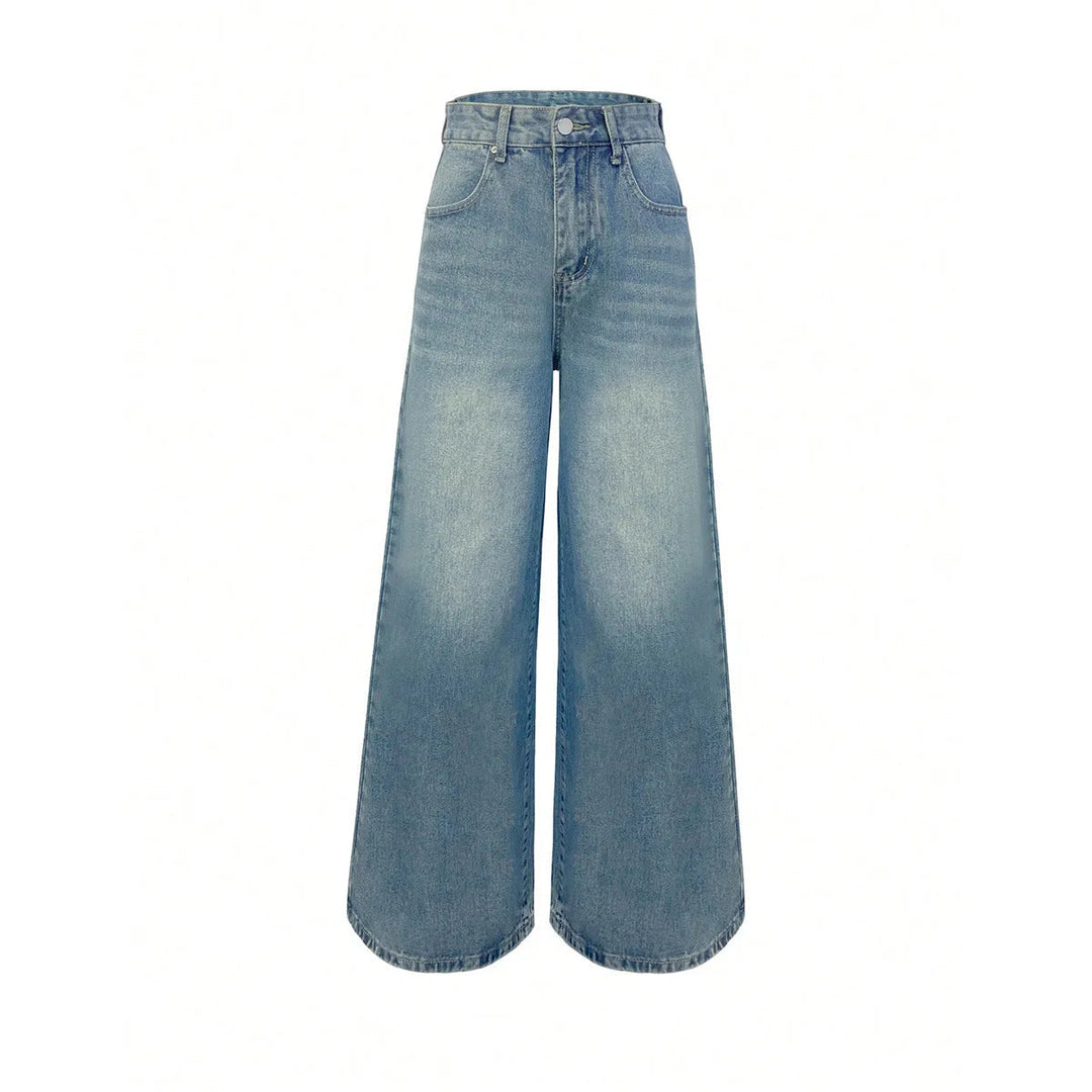 Manuela | Timeless style with fashionable baggy jeans