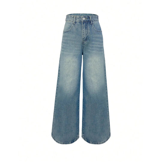 Manuela | Timeless style with fashionable baggy jeans