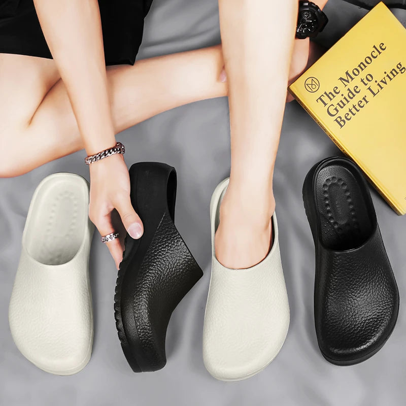Manuela | Waterproof unisex clogs with anti-slip sole