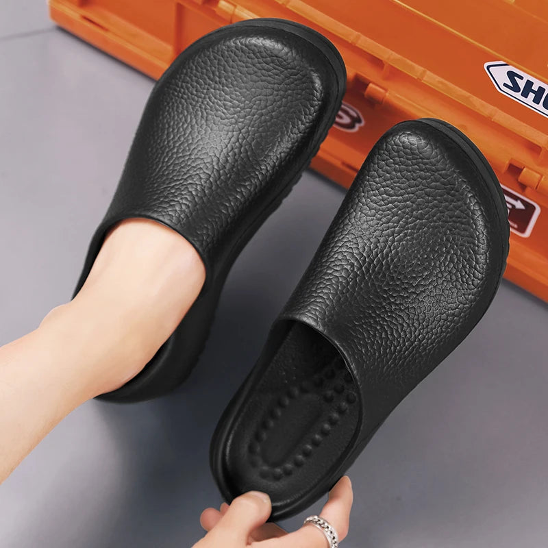 Manuela | Waterproof unisex clogs with anti-slip sole