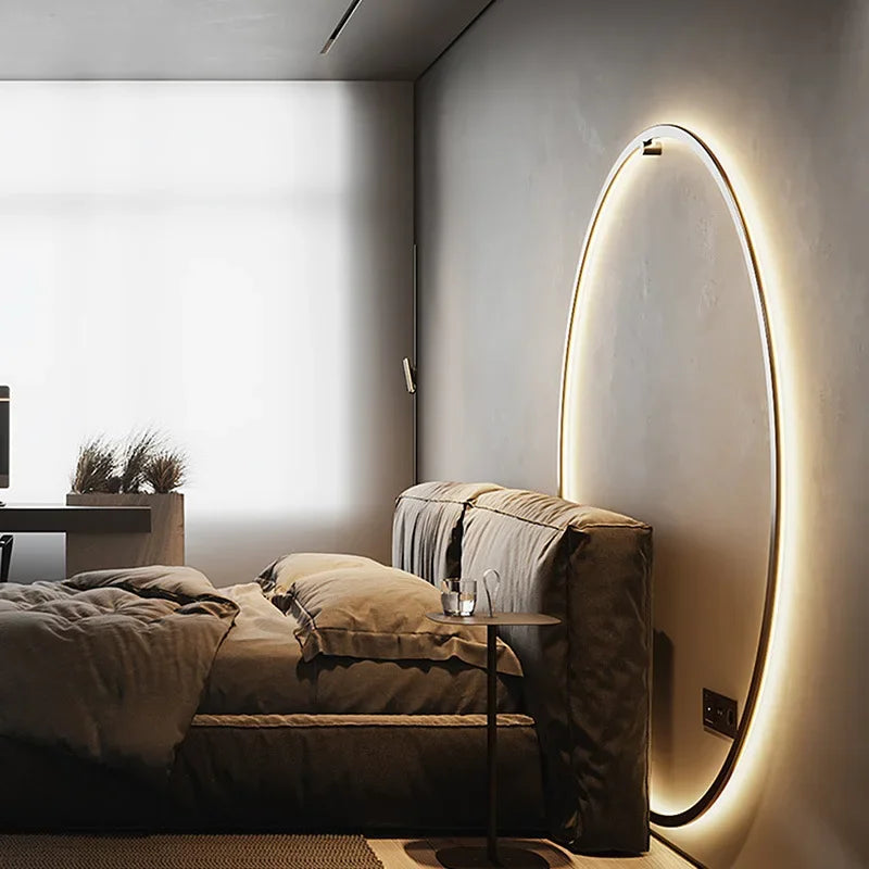 Moderne ring wandlamp met zachte verlichting, perfect om een luxe en serene sfeer te creëren.