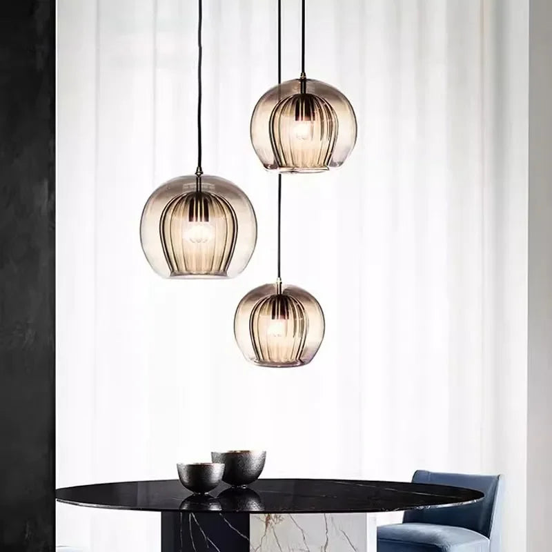 SphereLuxe Hanglamp in Glasdesign - Glazen lamp met een verfijnd ontwerp, ideaal voor een moderne en warme ambiance.