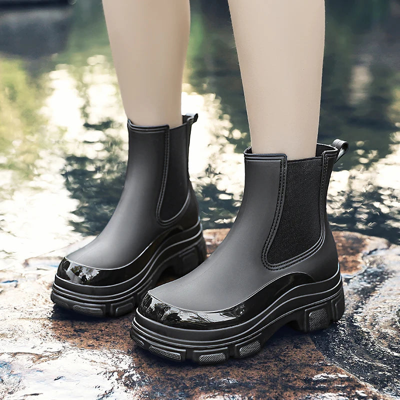 Molly | Waterproof short Chelsea boots