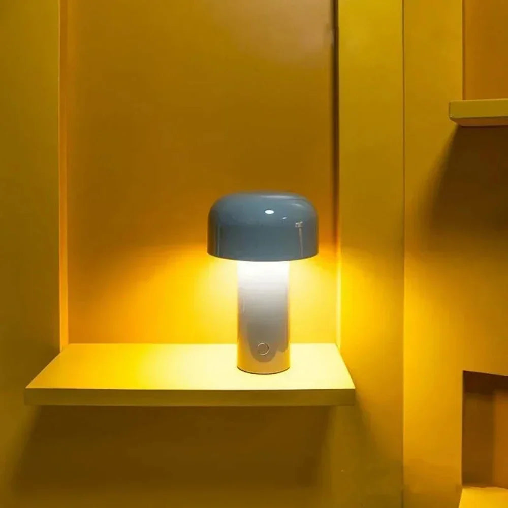   Moderne lamp met een functioneel en decoratief ontwerp voor veelzijdig gebruik.