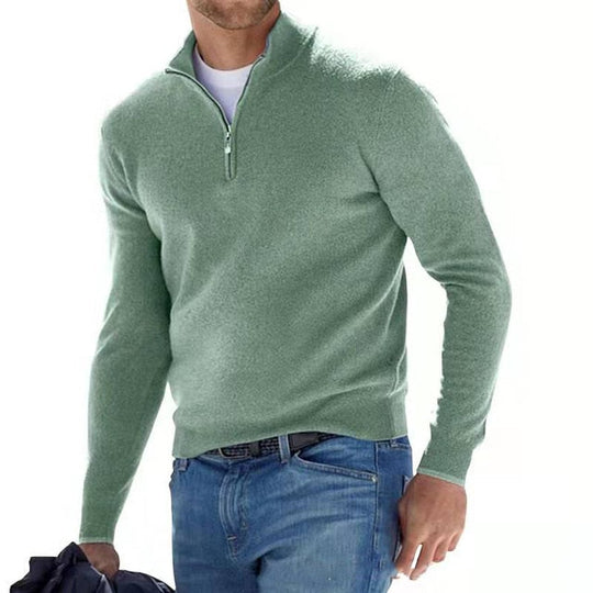 Slim-fit trui met een zachte en ademende stof.