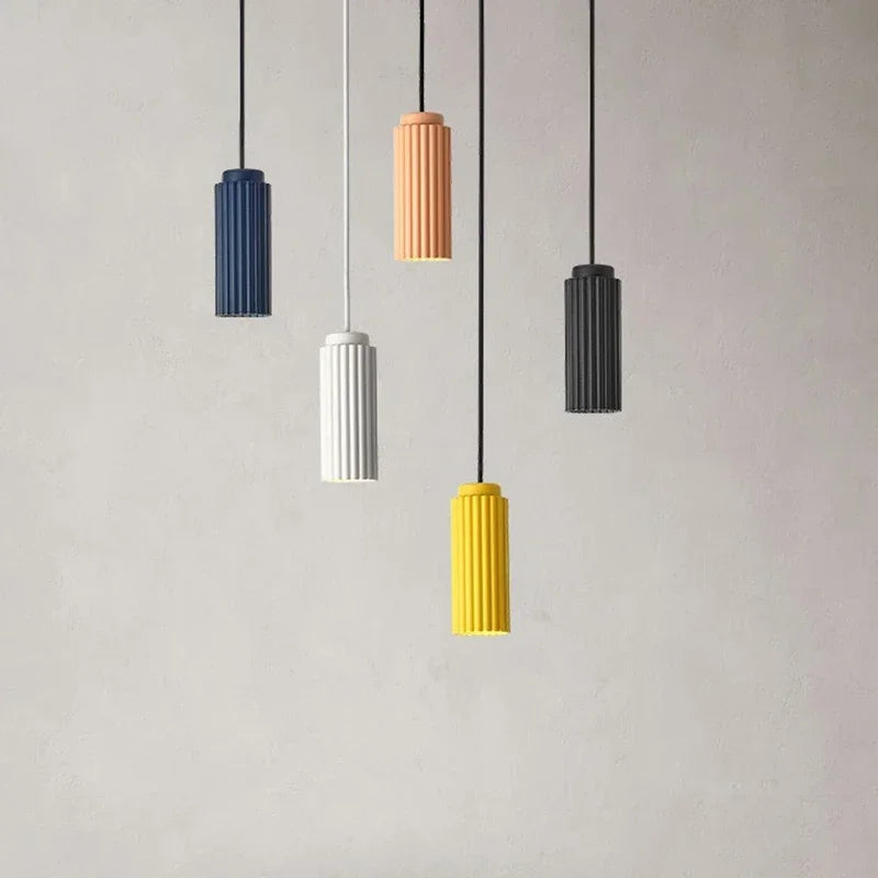  ontworpen Lucas hanglamp met textuur en moderne verlichting voor een verfijnde ambiance.