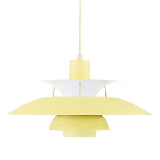 Hanglamp met uniek ontwerp, ideaal voor het verlichten van de eettafel in een eigentijdse setting.