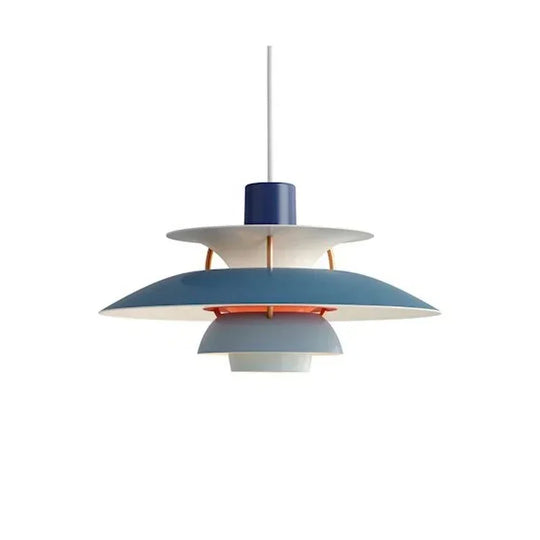 Minimalistische eettafel hanglamp, perfect om een stijlvol en modern accent te geven aan de eetkamer.