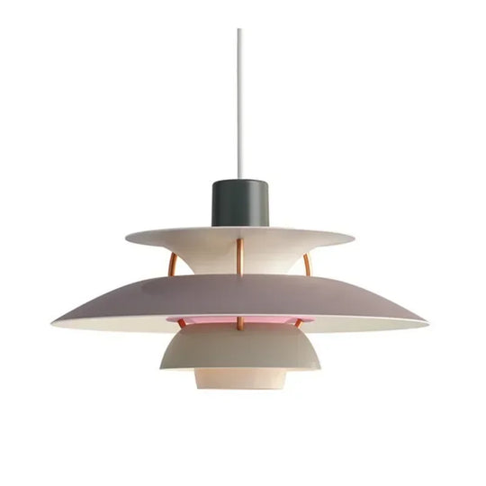 Eettafel hanglamp met elegant design, creëert een warme en moderne ambiance in de eetruimte.