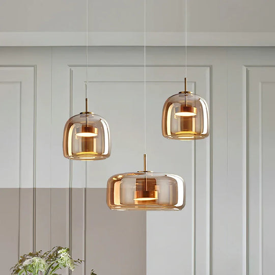 LumiCrystal Stijlvolle Hanglamp - Elegante hanglamp met een glazen kap, perfect voor een moderne en luxueuze uitstraling.