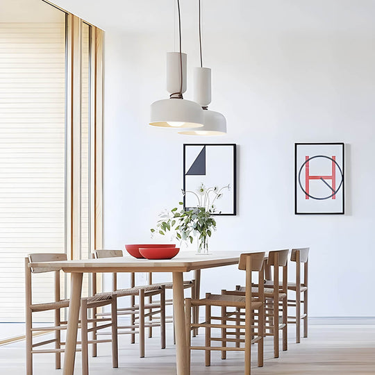Glow pendellamp met een minimalistisch ontwerp, biedt functionele en stijlvolle verlichting voor je interieur.
