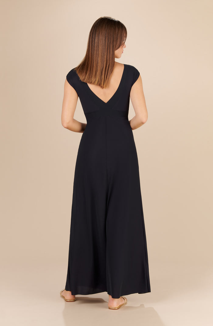 Paula | Abito a maniche lunghe con una scollatura elegante