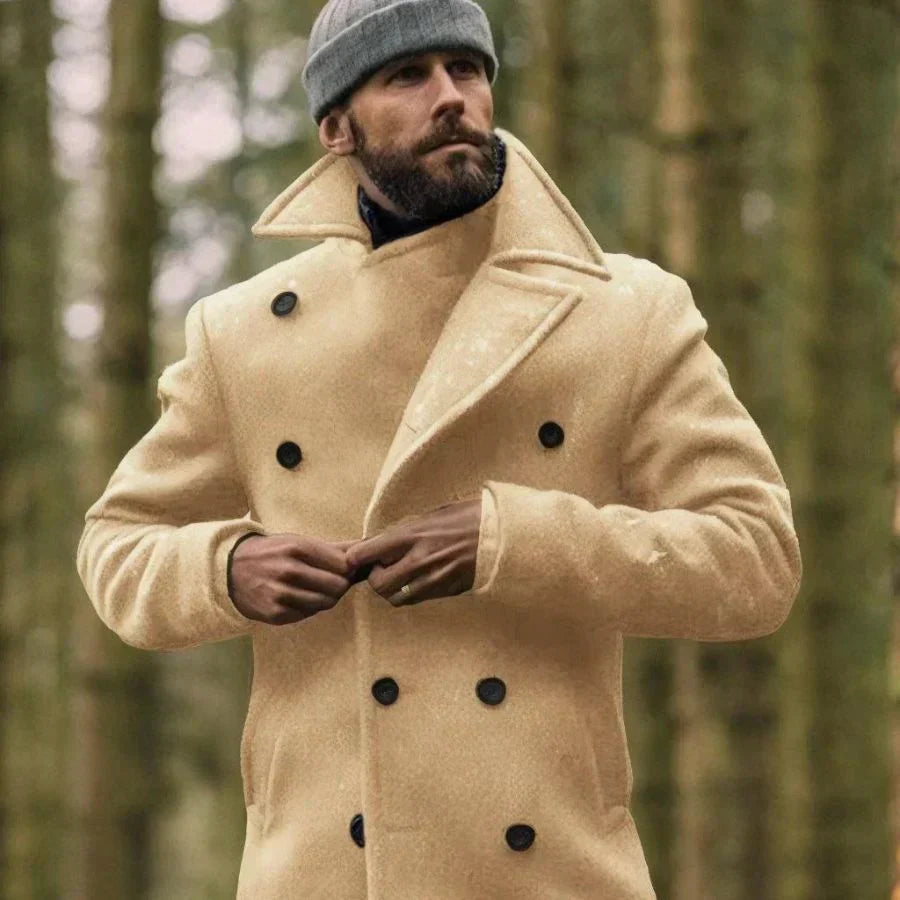 Elegante herenjas met brede revers en een verfijnd design.