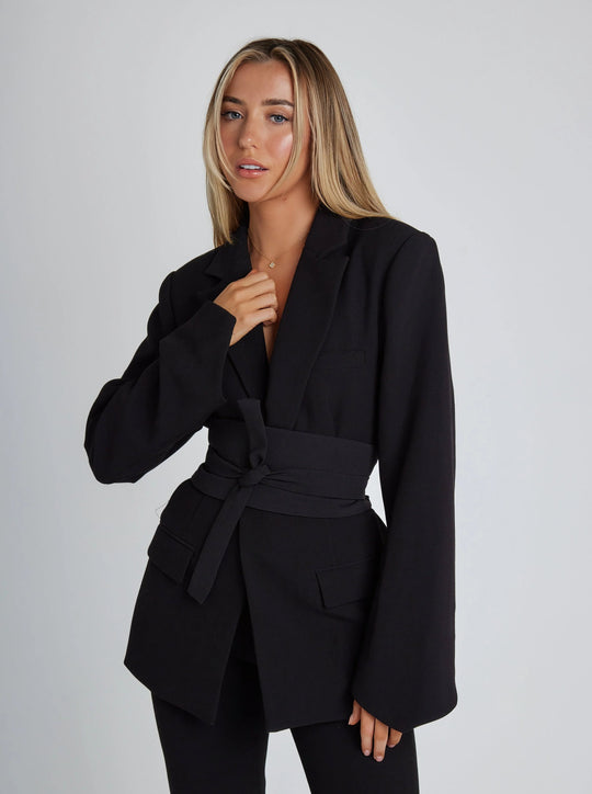Renata | Elegant blazer with belt