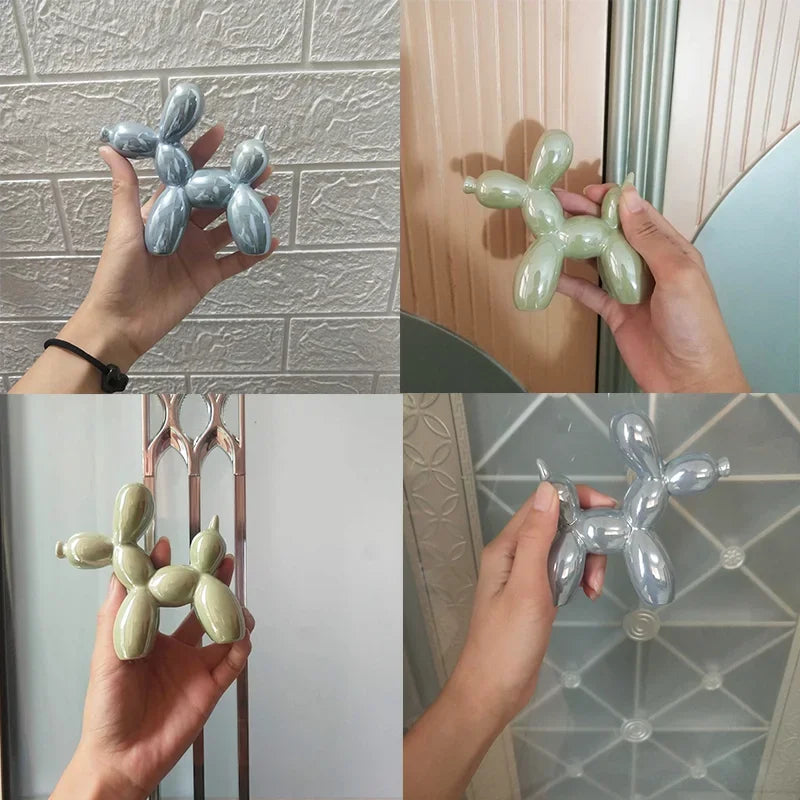 Ballo | Scultura di cane pallone in ceramica bianca | Bianco