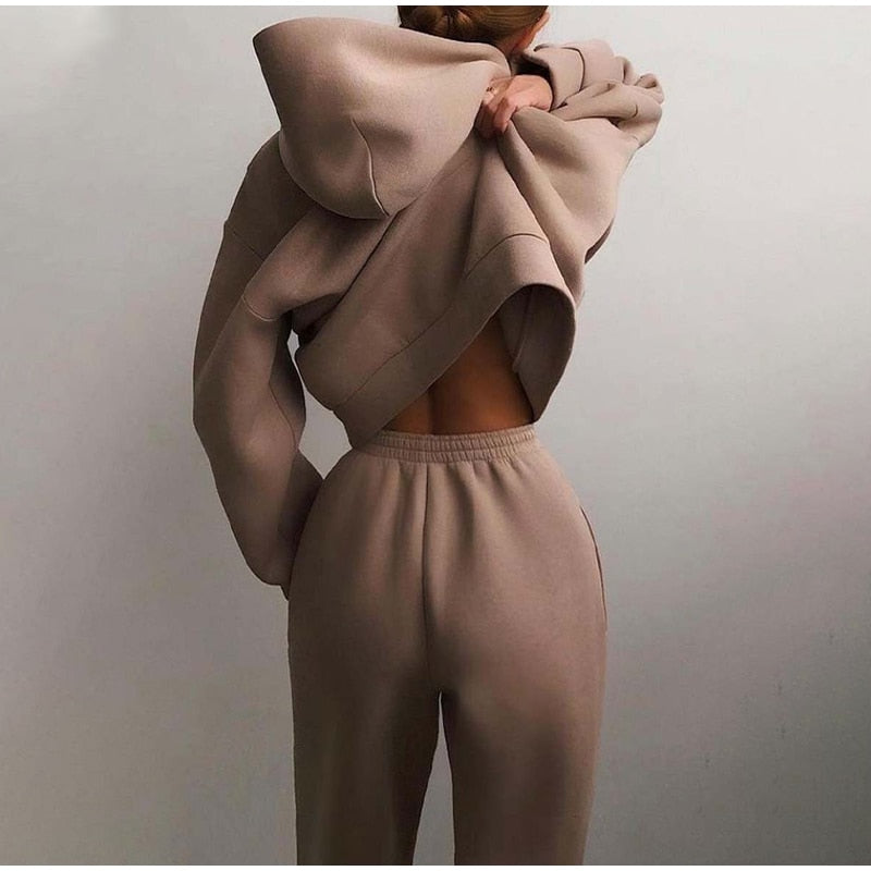 Zachte oversized hoodie gecombineerd met comfortabele joggers.