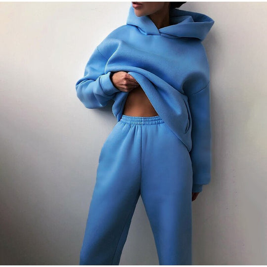Gedetailleerd beeld van een cozy en oversized hoodie.