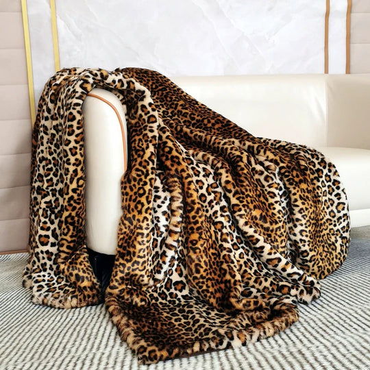 Savanna | Golden leopard print faux fur blanket | Gold