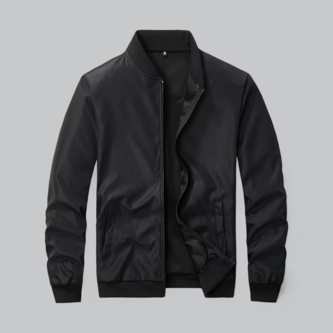 Stijlvolle heren winterjas met ritssluiting en strak ontwerp.