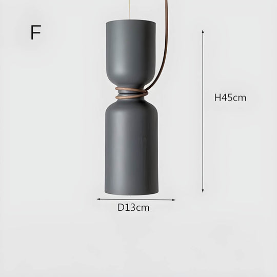Orlee hanglamp met een geometrisch design, zorgt voor een stijlvolle verlichting die je ruimte verrijkt.
