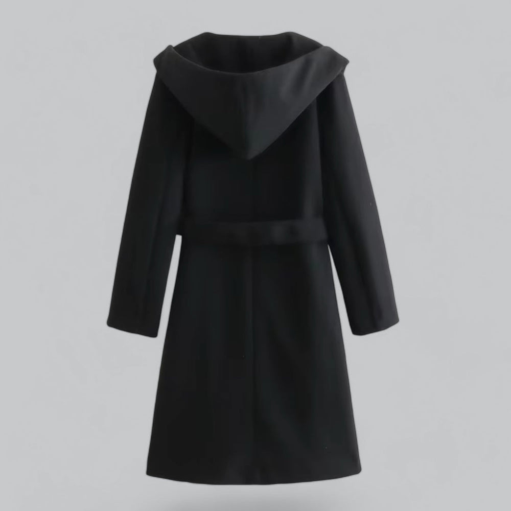 Stijlvolle trenchcoat met flatterende pasvorm en luxe uitstraling.
