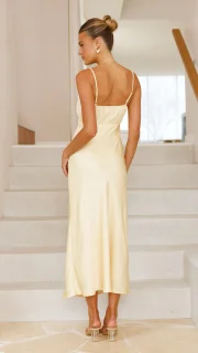 Sabine | Elegante con cinture e schienale incrociato Rob
