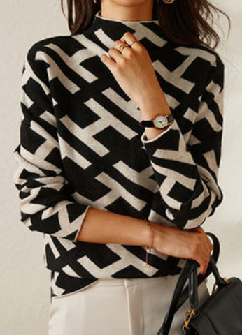 Lara - Fashionable Women's Sweater with Graphic Pattern