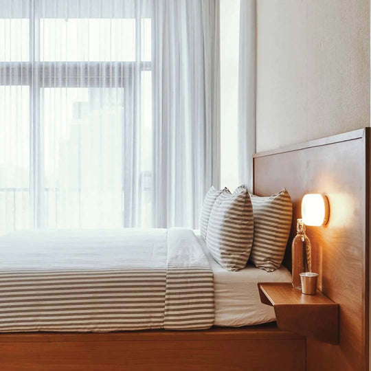 Sven Moderne decoratieve lamp met een verfijnde en eigentijdse uitstraling.
