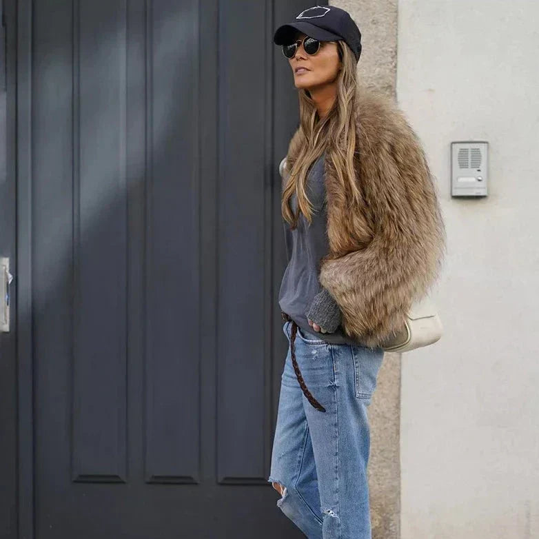 Lara | Fluffy brown jackets with long sleeve