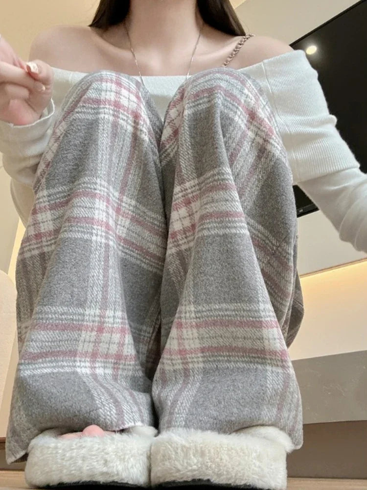 Stuttgart | Women's Oversized Checked Trousers | Black