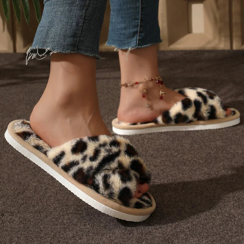 Silvia | Cross-design slippers with anti-slip insole comfortable and breathable