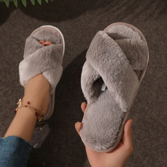 Silvia | Cross-design slippers with anti-slip insole comfortable and breathable