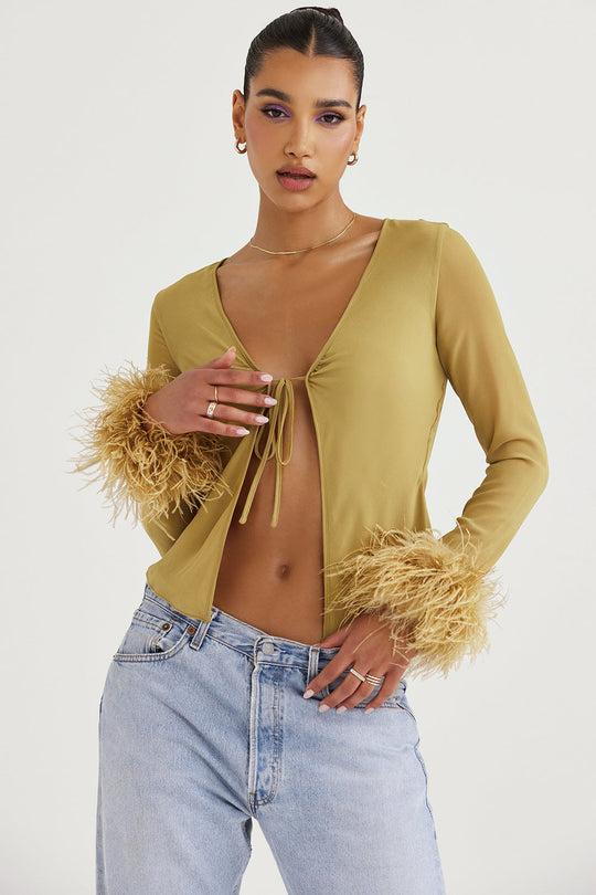 Yara | Design elegante con top in piume