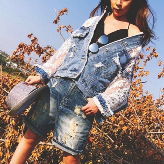 Jessica - Modische Jeansjacke mit Spitzenärmeln