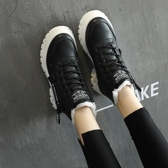 LuxeStride gezellige winter laarzen voor vrouwen, de perfecte keuze voor comfort en stijl in elk winterseizoen.
