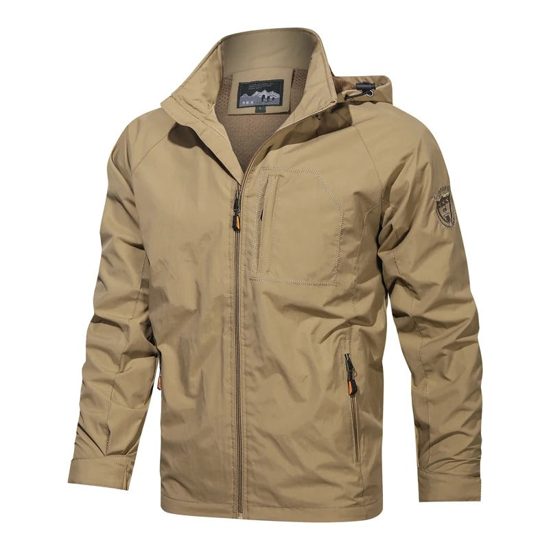Lucas Heren winddichte outdoorjas met een comfortabele pasvorm en praktische zakken. Deze jas is perfect voor buitenactiviteiten en biedt bescherming tegen de elementen.
