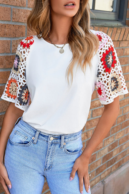 Roxie - Top mit kurzen Ärmeln und gehäkeltem Blumenmuster