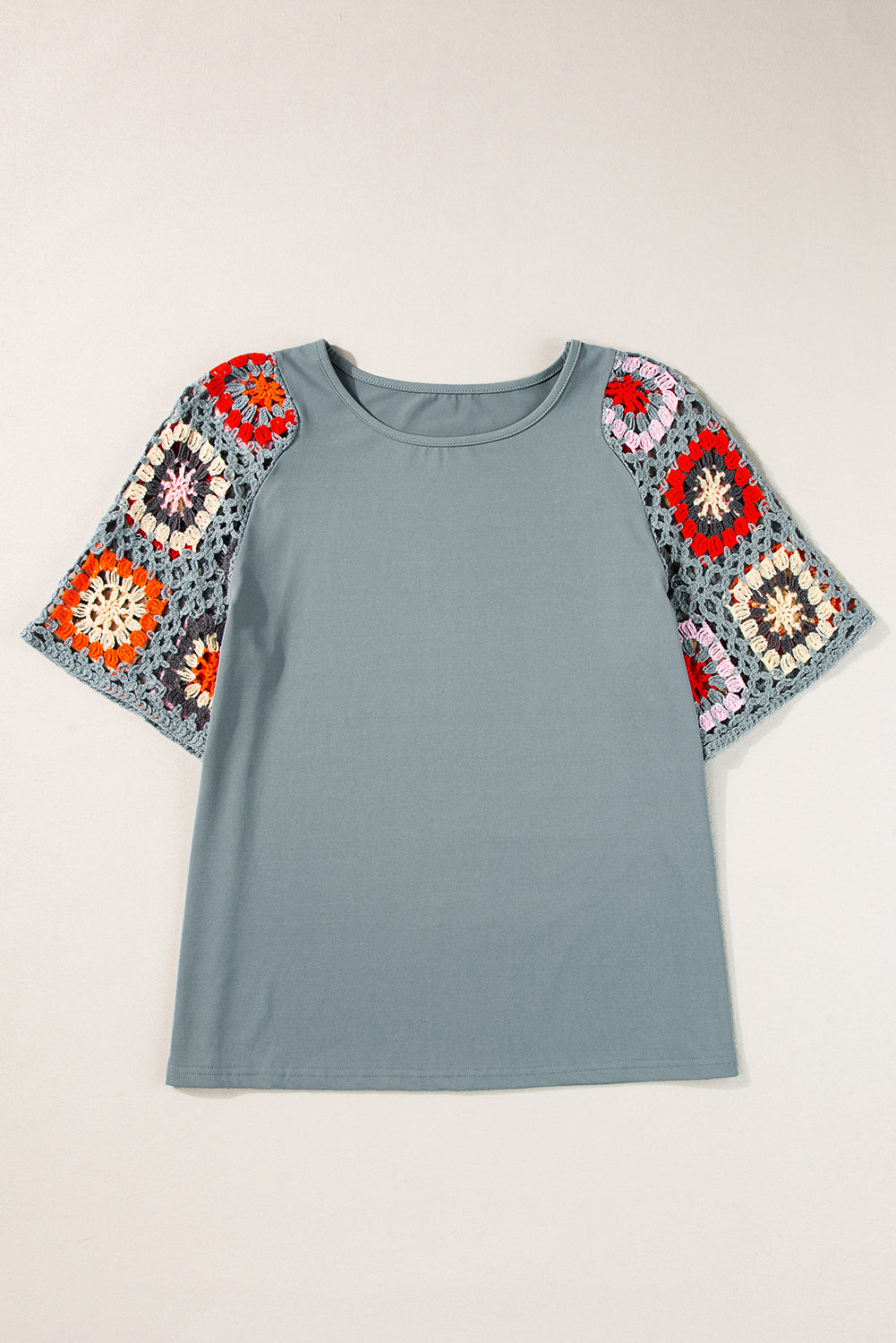 Roxie - Top mit kurzen Ärmeln und gehäkeltem Blumenmuster