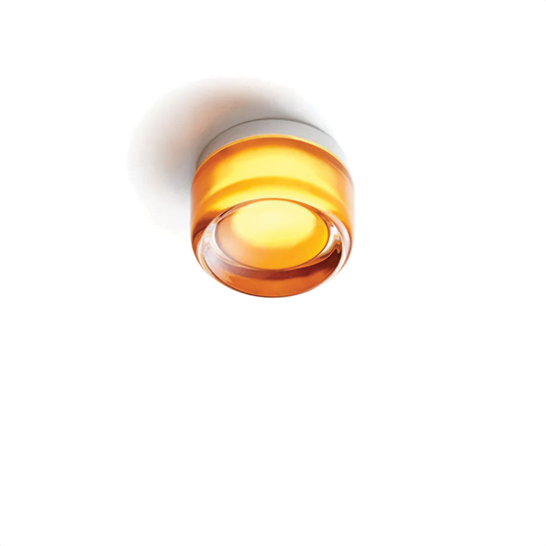 Sven Verfijnde verlichting met een modern design voor een tijdloze uitstraling.





