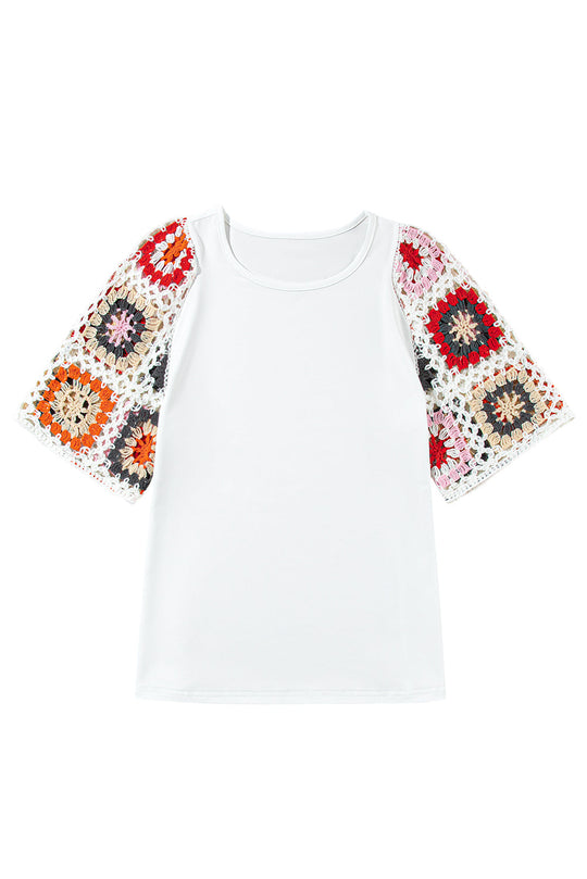Roxie - Top mit kurzen Ärmeln und gehäkeltem Blumenmuster
